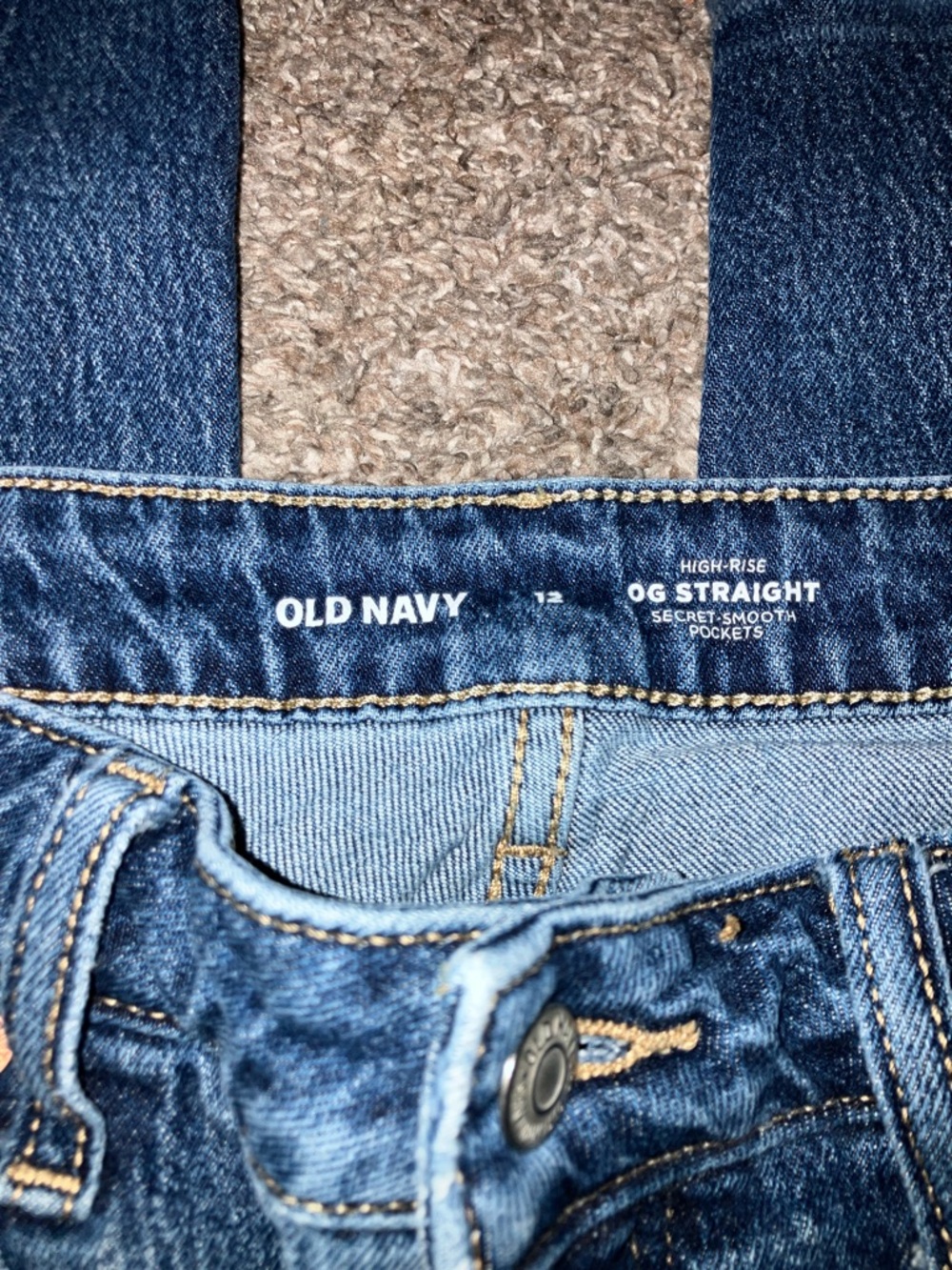 Old Navy Women's High-Rise Cropped Button Fly Jeans - Dark Blue Wash 12 - Picture 3 of 4